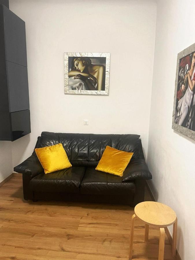 Piccolo Appartamento Nel Cuore Di Triest Exterior foto
